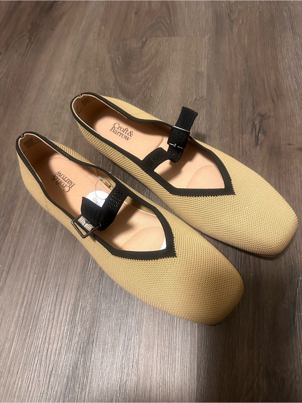 Croft & Barrow Women's Beige Mary Jane Flats with Black Trim size 9